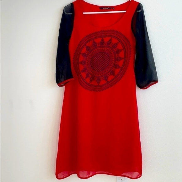 Indian Red kurti with black medallion print small - Picture 1 of 4